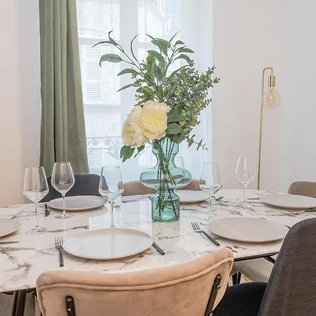 Les Cocktails Apartment